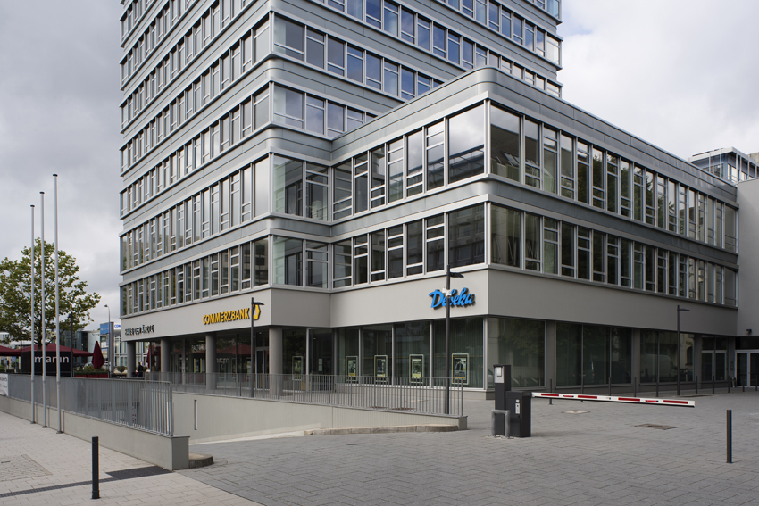Exterior view, House of Doctors, Saarbrücken, Commerzbank